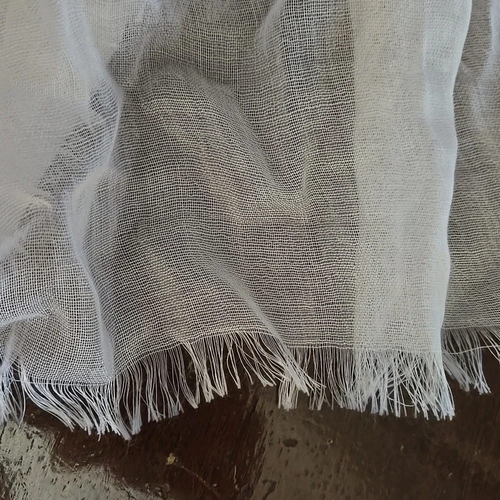 Calvin Klein Elegant Eggshell Scarf rectangular fringe edge 100% acrylic New